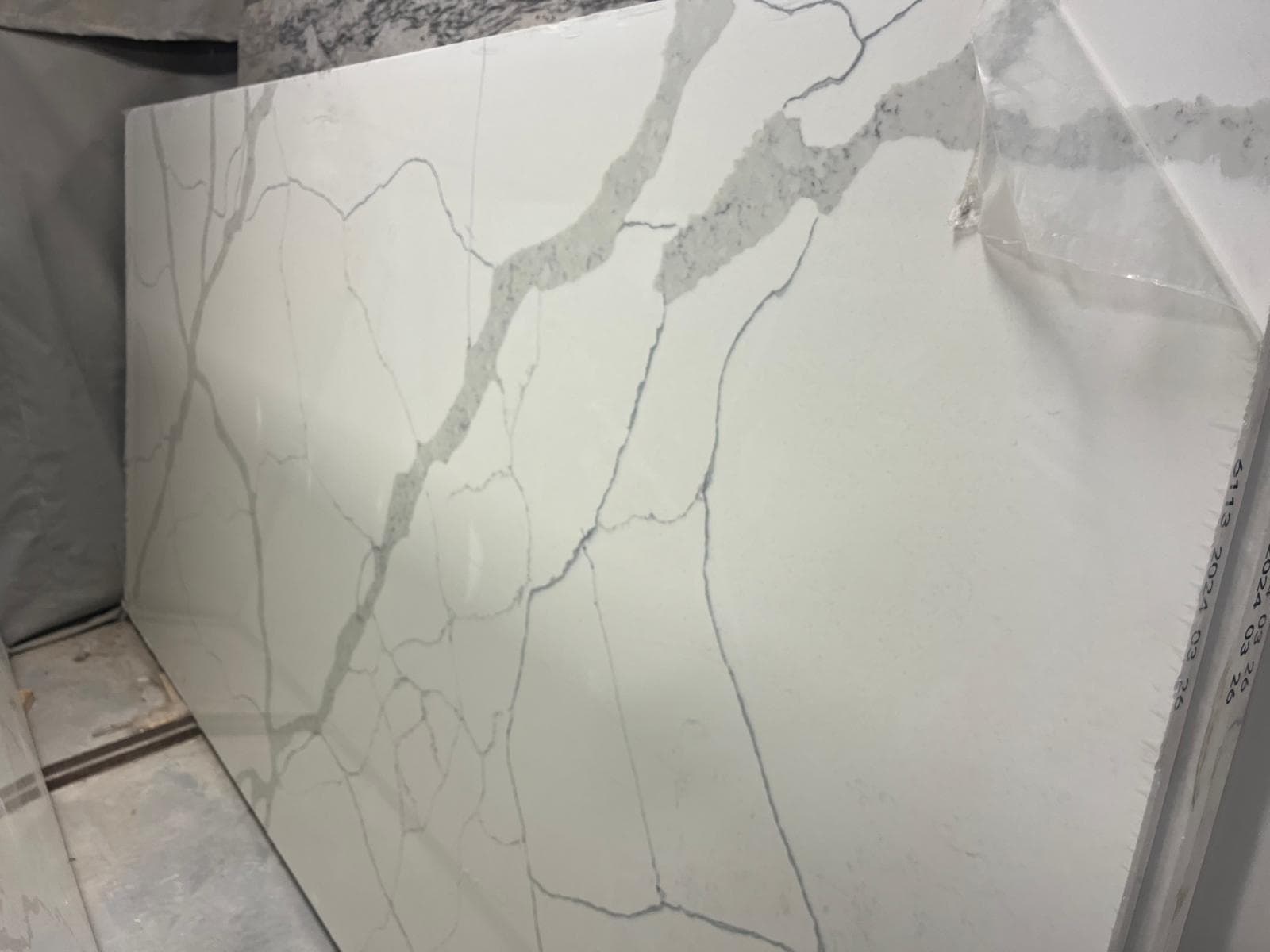 Quartz slab in stock at the workshop, photo 4