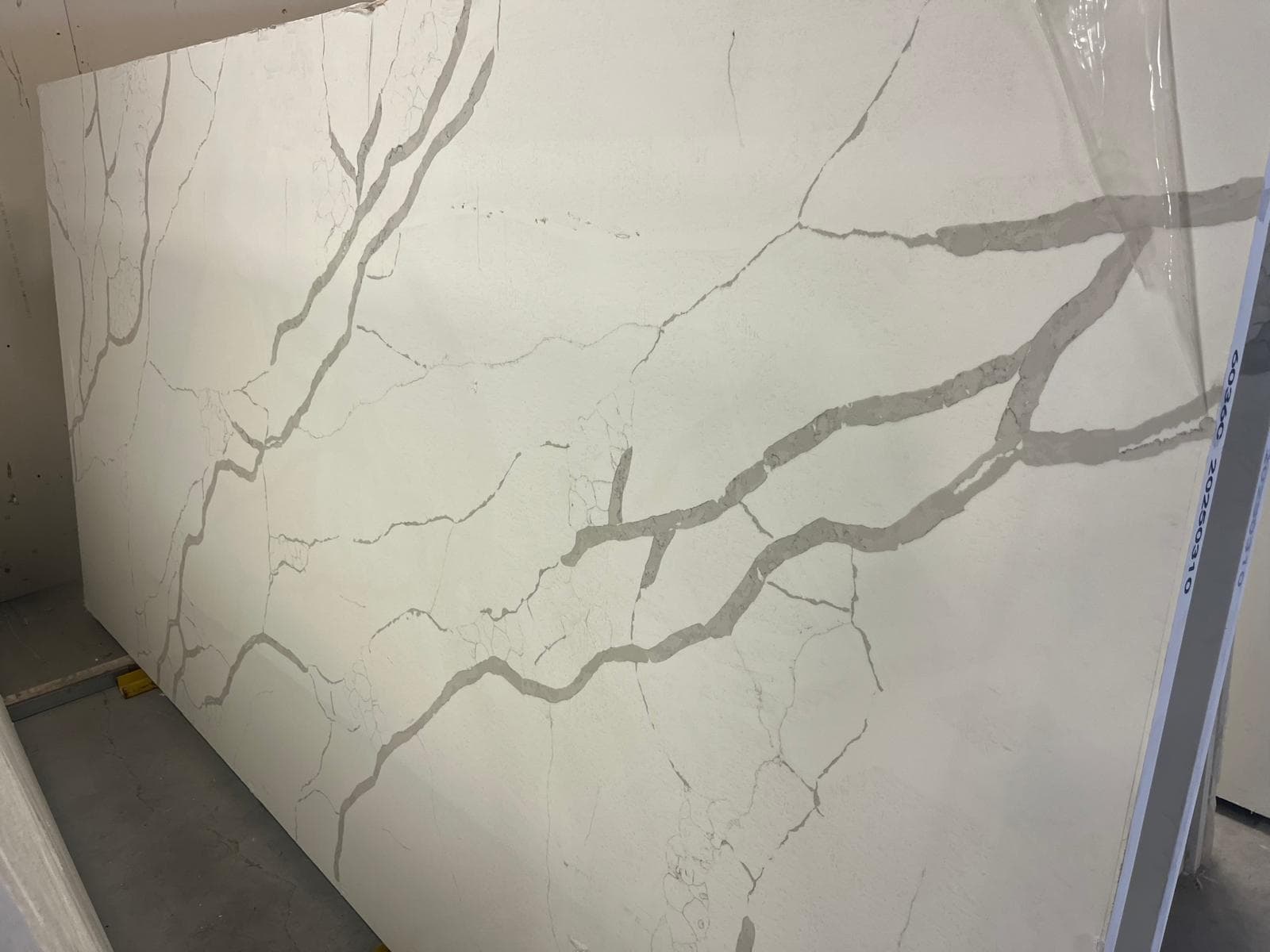 Quartz slab in stock at the workshop, photo 21