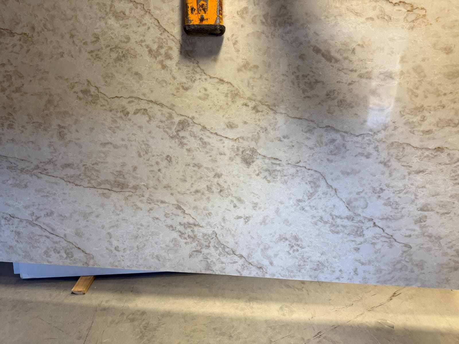 Quartz slab in stock at the workshop, photo 22