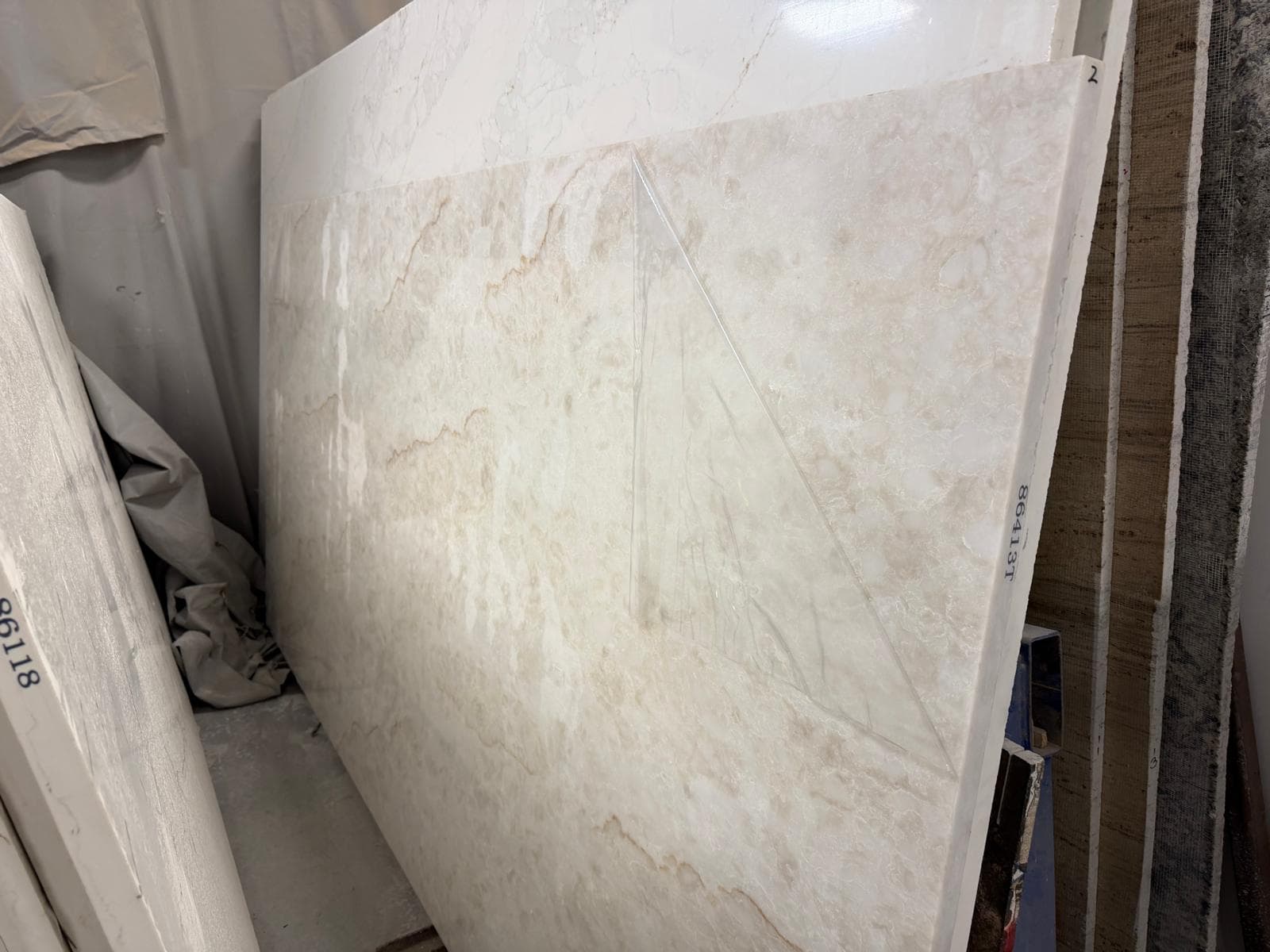 Quartz slab in stock at the workshop, photo 23