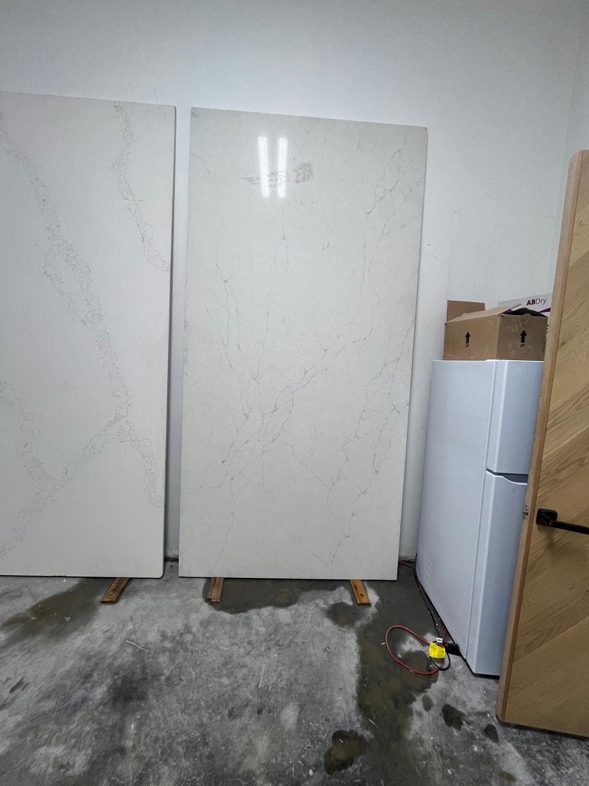Quartz slab in stock at the workshop, photo 26