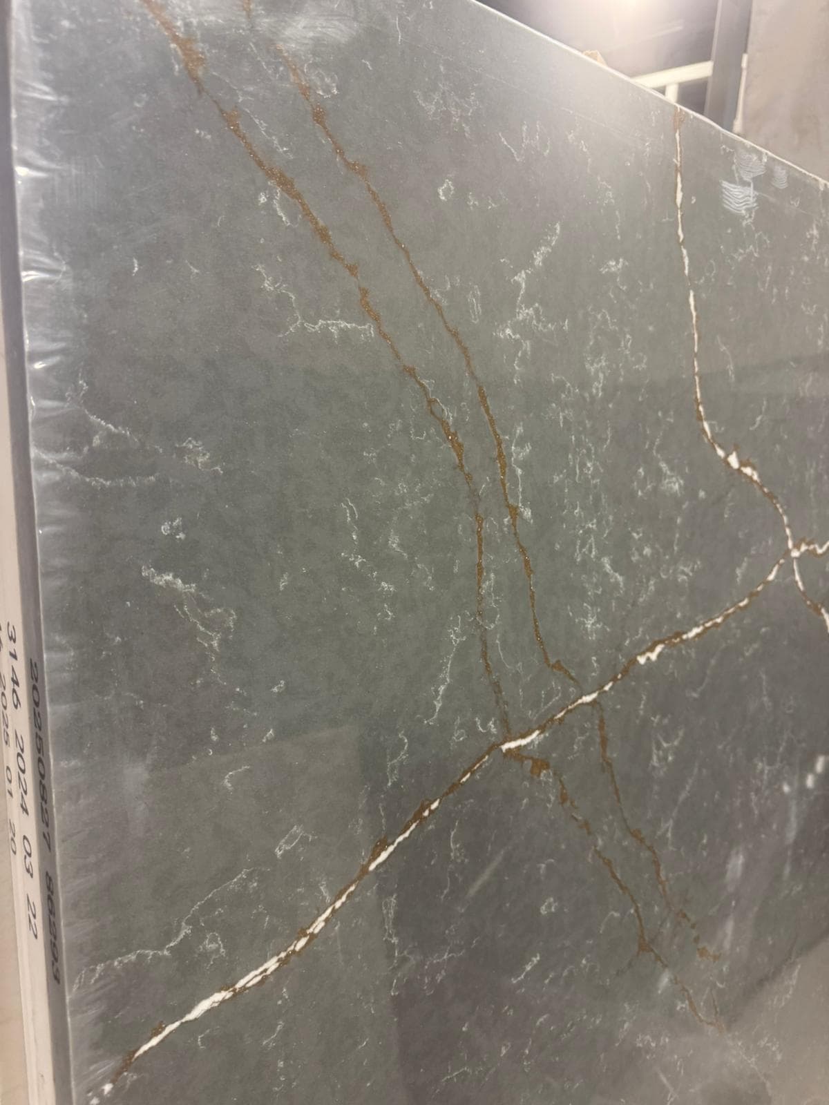 Quartz slab in stock at the workshop, photo 31