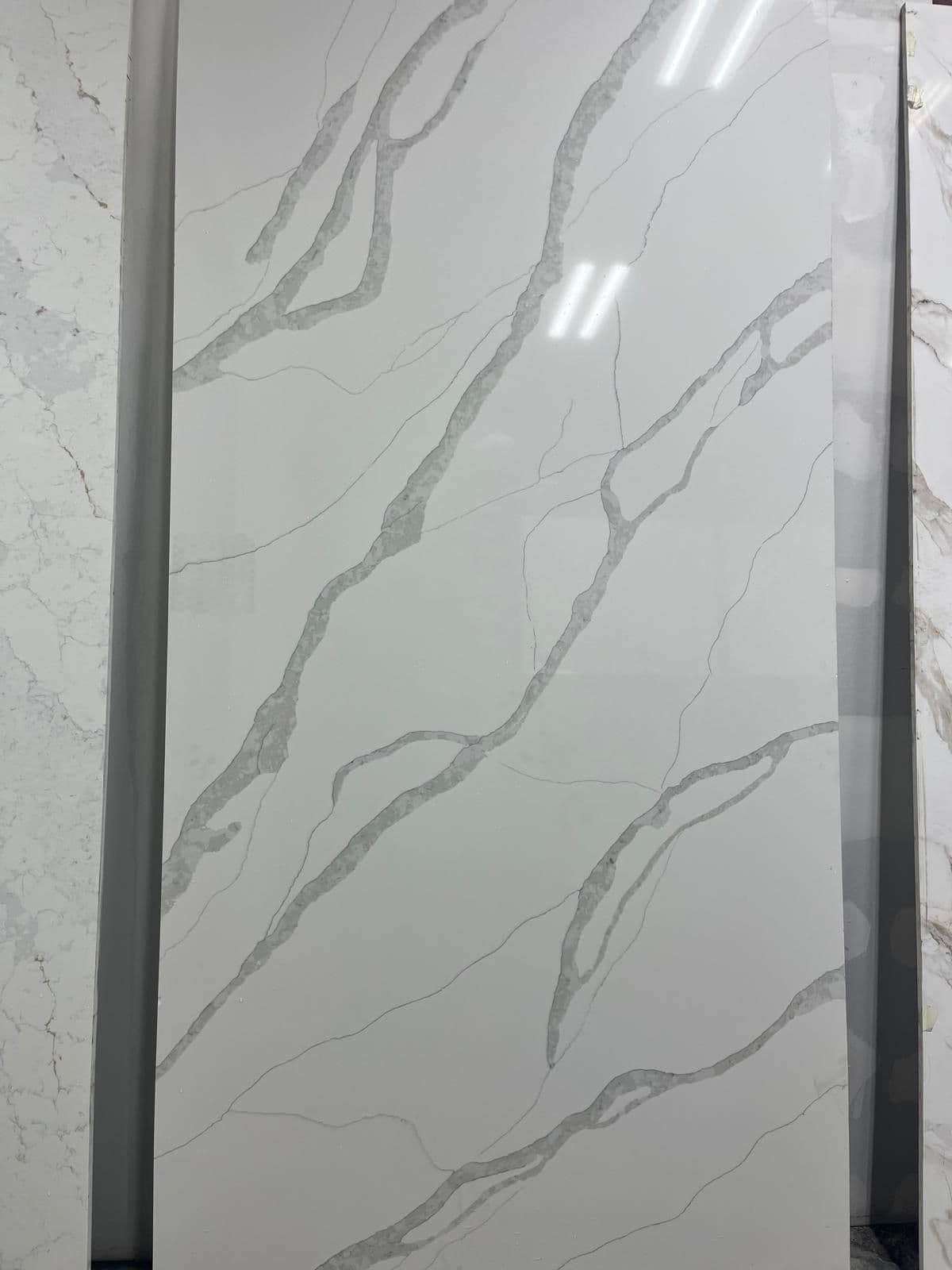 Quartz slab in stock at the workshop, photo 33