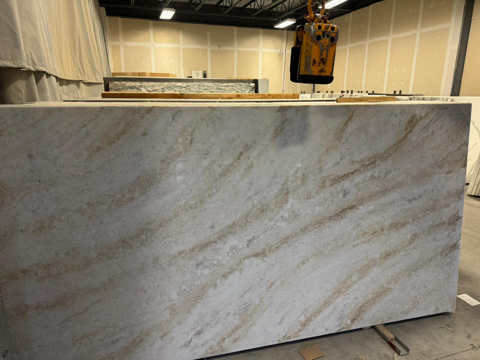 Quartz slab in stock at the workshop, photo 34