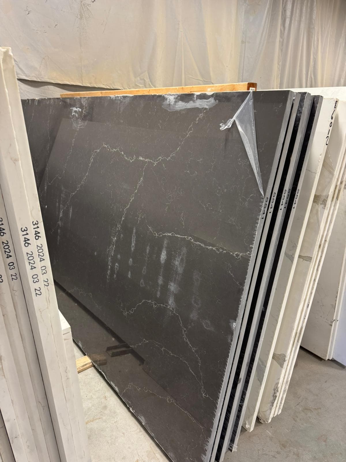 Quartz slab in stock at the workshop, photo 40