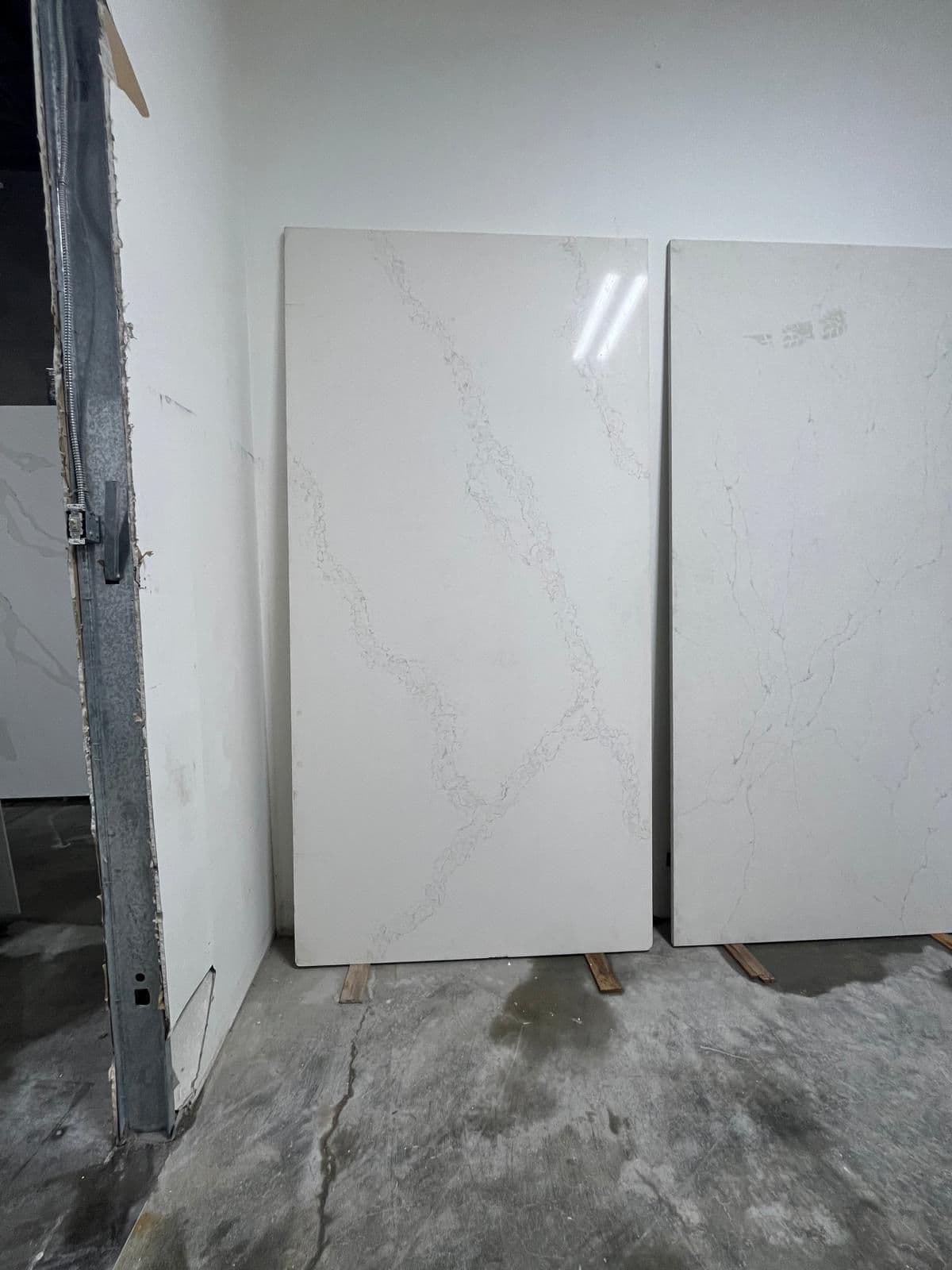 Quartz slab in stock at the workshop, photo 43