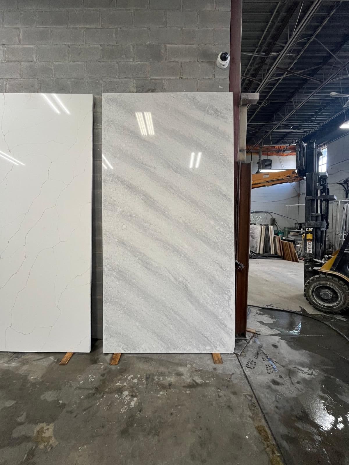 Quartz slab in stock at the workshop, photo 47